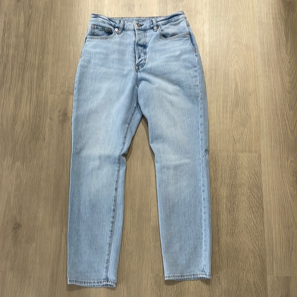 Ultra high waisted mom jean like new
